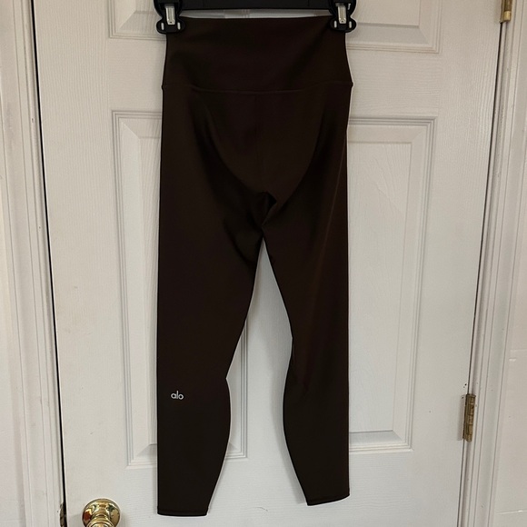 ALO High-Waisted Airlift 7/8 Leggings - Picture 2 of 4